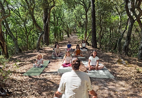 Imagem aula de Yoga para crianças